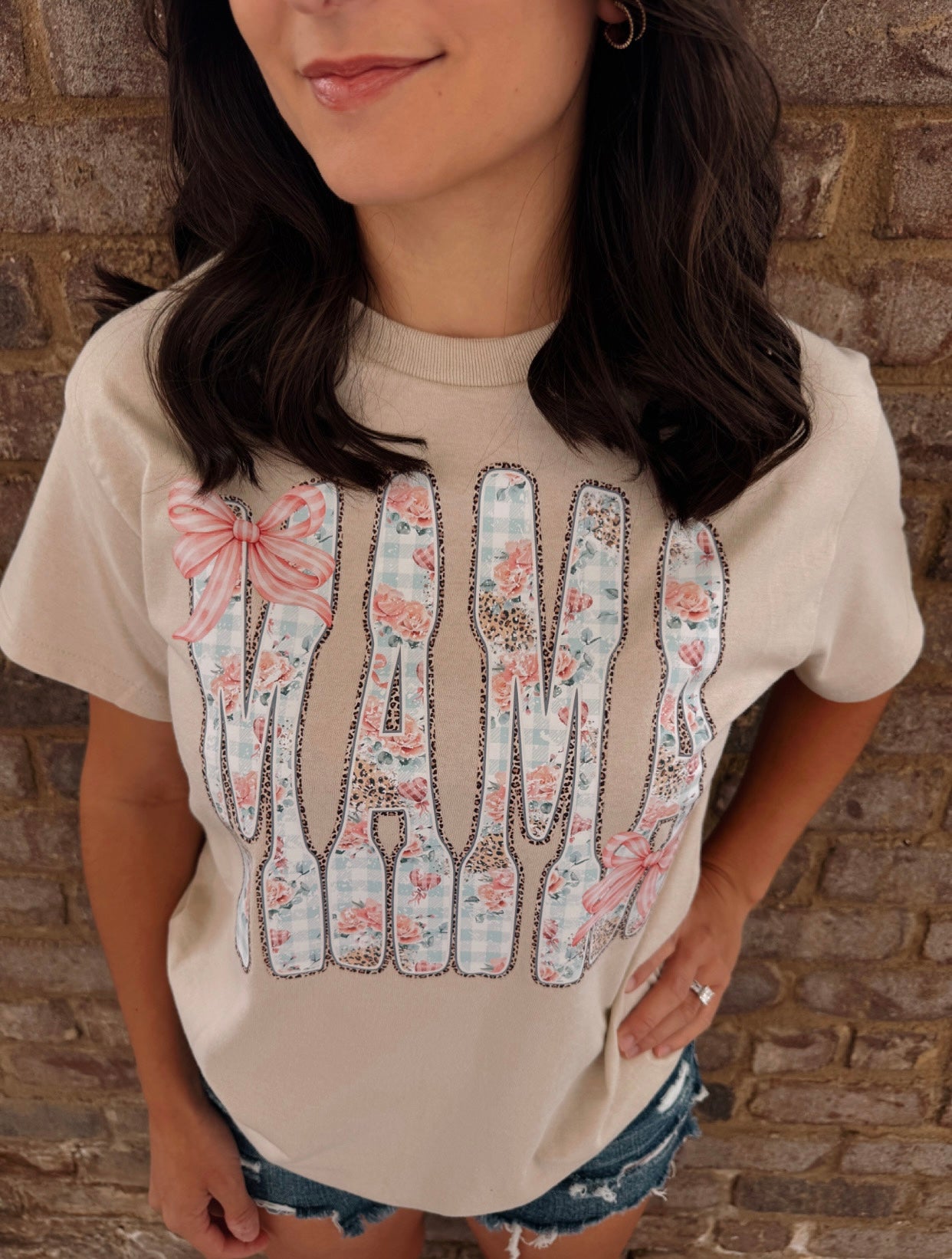 Outline Cheetah Mama Graphic tee